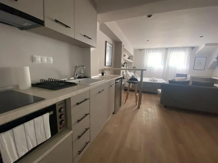 Apartment Studio Next To Campus & Hospitals-Thessaloniki